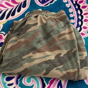 Vanilla Bay camp joggers. Size L